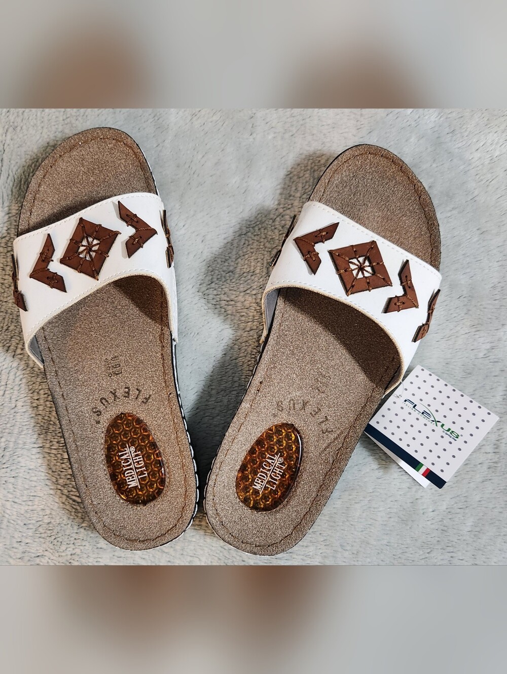 FLEXUS White and Brown Decorative Slide Sandals
